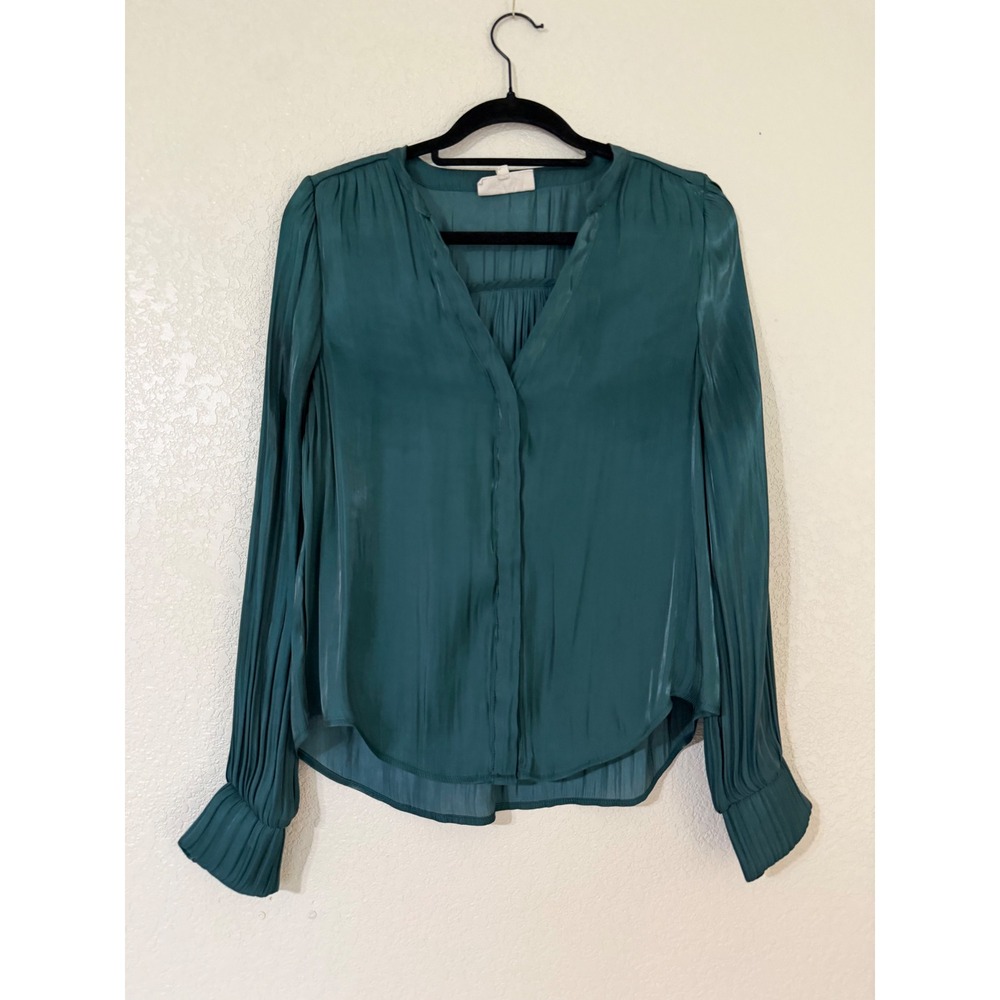 Melloday Emerald Green Pleated Sleeve Satin Blouse V-Neck Button Front Medium